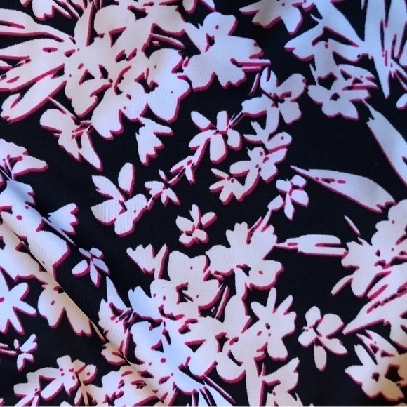 Sole East One Piece Bathing Swim Suit. Floral. Size XL. Brand New. - Picture 4 of 5